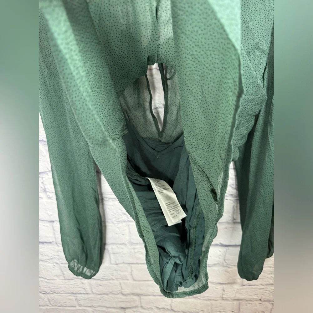 Abercrombie & Fitch puff sleeve blouse, deep green sheer women’s size small‎